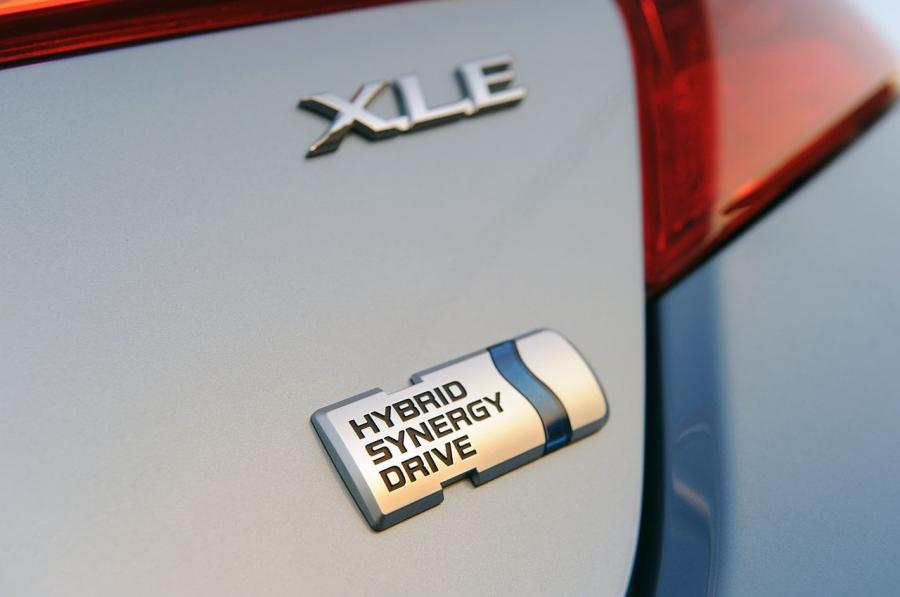  Toyota Camry Hybrid 2013 года  (фото 37 из 45)